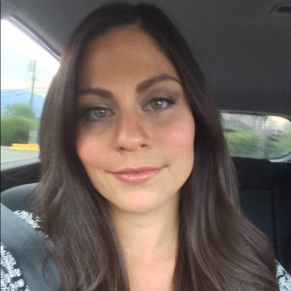 Meet your Posher, Jade